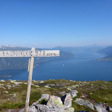 Balestrand Fjordapartments Bagian luar foto
