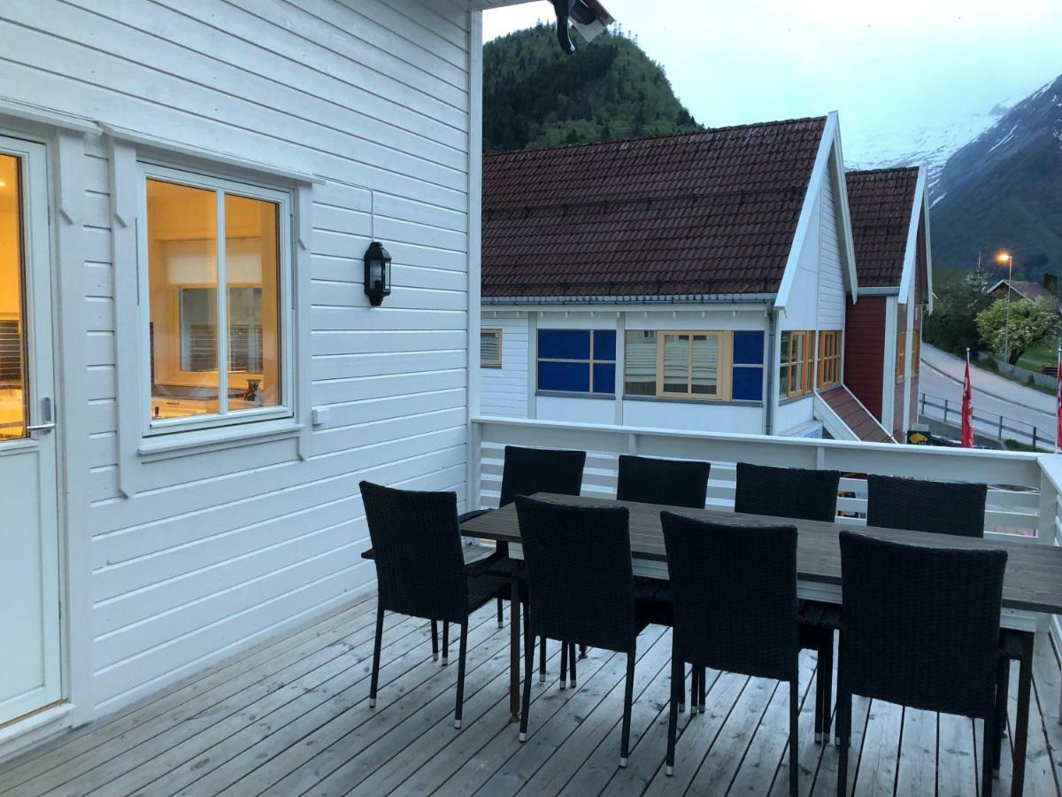 Balestrand Fjordapartments Bagian luar foto